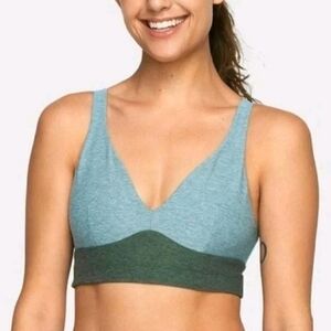 Outdoor Voices Women's Seamless Plunge Sports Bra - Medium - Rare Green Colorway